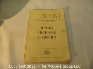 Collectible: Radio: Zenith Model R520-URR Trans-Oceanic Portable Multiband Radio