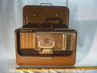 Collectible: Radio: Zenith Model R520-URR Trans-Oceanic Portable Multiband Radio