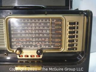 Collectible: Radio: Zenith Model Y600 Trans-Oceanic Portable Radio 