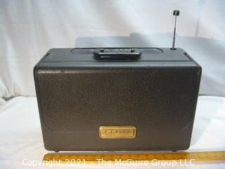 Collectible: Radio: Zenith Model Royal B600 Trans-Oceanic Portable Multiband Radio (6A40)