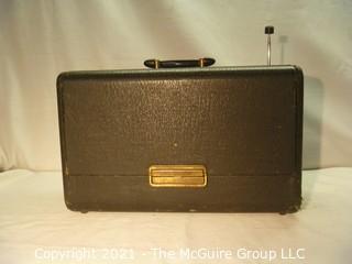 Collectible: Radio: Zenith Model GH500 Trans-Oceanic Portable Radio (5G40)