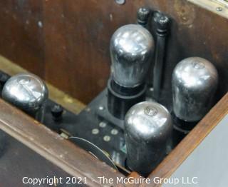 Collectible: Radio: circa 1925 Thermiodyne radio receiver (Untested) looks clean and complete.