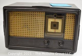 Collectible: Radio: CONSTELLATION AM Tube Radio Bakelite Case