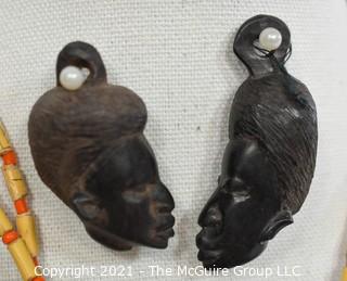 African necklace, carvings and similar items