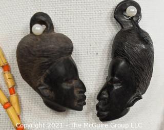 African necklace, carvings and similar items