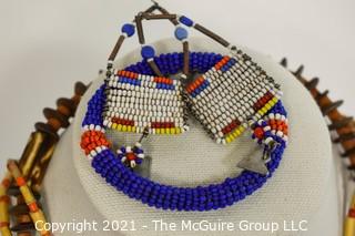 African necklace, carvings and similar items