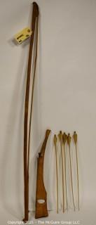 Collectible: Militaria: Vietnam Era: large Montagnard hand-made crossbow and 5 arrows.