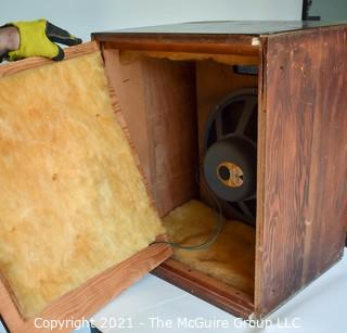 Electronics: Vintage: Speaker: Pre-JBL - Jim Lansing Model L  D-130 16 Ohms 15" Woofer in Wood Case; w/ Metal Protective Screen