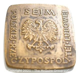 Commenorative Bronze People's Republic of Poland PRL Parliament Medal in Box.  "The Seym Of The Polish People's Republic - Populi Et Rei Publicae Bonum Ultima Lex. Measures 1 1/4" x 1 1/2".
