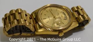 Men's Jules Jurgensen Presidential Day & Date Quartz Watch in Gold Tone Case and Band.