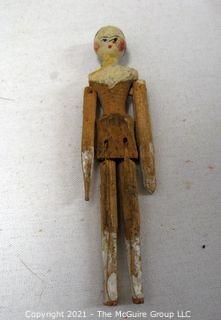 Antique Doll: Primitive 4" Wooden Peg-Doll: Early 1900's +- in Period Display Box