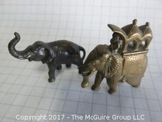 Pair of metal elephants (Background 1/4" blocks)