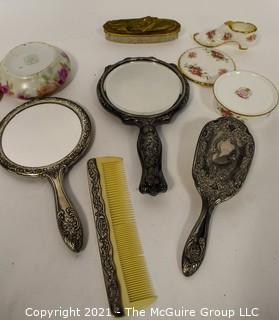 Group of Vintage Vanity Items. 