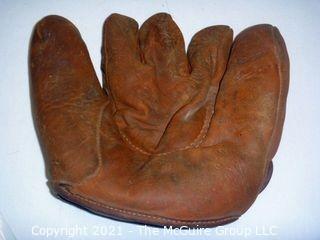 Vintage Softball Glove: 1940's Wilson #67B Split Finger "U.S." Issued