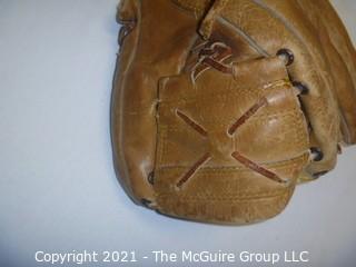 Vintage Softball Glove: 1960's  Rawlings Mickey Mantle MM9 Deep Pocket Right Handed 