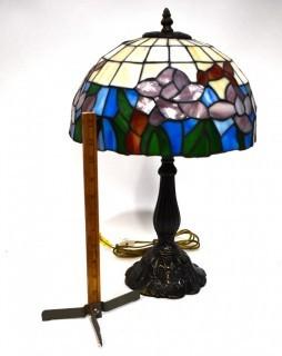 Domed Vintage Style Stained Glass Table Lamp 