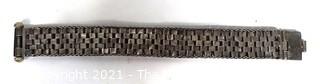 Vintage Unmarked Sterling Silver with Enamel Decoration Mesh Chain Mail Bracelet with Screw Pin Shackle Clasp. Weighs 75g