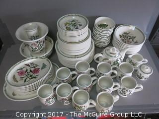 Botanical motif dinnerware - 88 pieces 