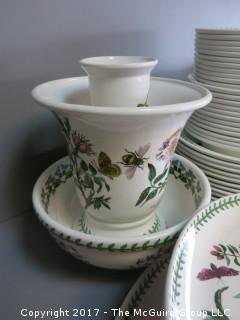 Botanical motif dinnerware - 88 pieces 