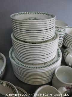 Botanical motif dinnerware - 88 pieces 