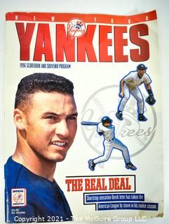 New York Yankees 1996 Scorebook & Souvenir Program Magazine 68 pages Derek Jeter Baseball