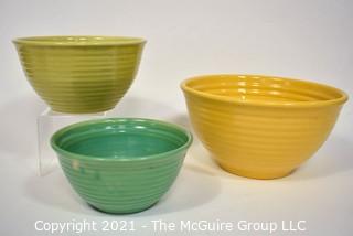 Set of 3 Vintage Bauer Beehive Pottery Mixing Bowls.