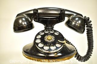 Vintage Black Bakelite Rotary Dial Telephone. 