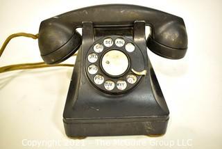 Vintage Black Bakelite Rotary Dial Telephone. 