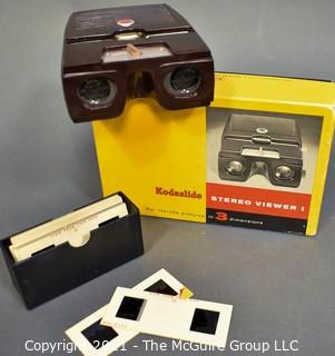 Vintage Kodak Kodaslide Stereo Viewer in Box with Slides. 