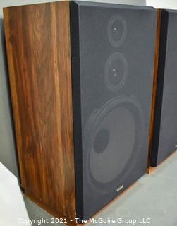 Vintage Pair of Fisher ST-832 Stereo Speakers.  Each Measure 13" x 18" x 32".