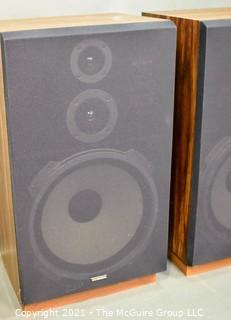 Vintage Pair of Fisher ST-832 Stereo Speakers.  Each Measure 13" x 18" x 32".