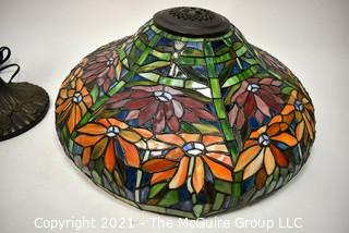 Tiffany Style Table Lamp With Flower Design Stained Glass Shade. 