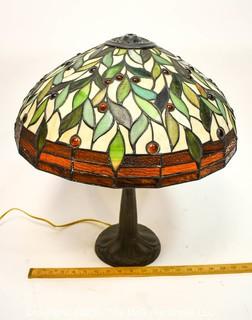 Tiffany Style Table Lamp With Leaf Design Art Glass Shade. *