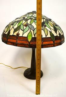 Tiffany Style Table Lamp With Leaf Design Art Glass Shade. *