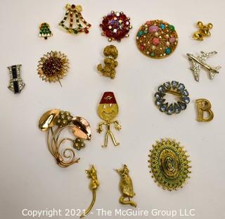 Group of Vintage Jewelry Including Ladies Rhinestone Brooches or Pins.  