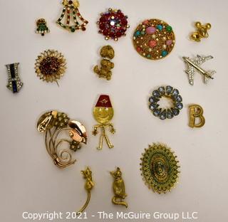 Group of Vintage Jewelry Including Ladies Rhinestone Brooches or Pins.  