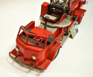 Vintage Red 1950's Doepke Model Toys Rossmoyne Ladder Fire Truck *