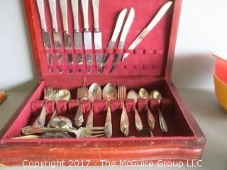 Cutlery Set with chest