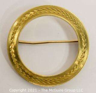 Vintage 14K Yellow Gold Circle Brooch. Weighs 2.7g