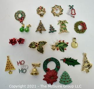 Group of Vintage Costume Christmas Brooches and Jewelry. 