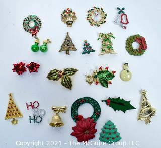 Group of Vintage Costume Christmas Brooches and Jewelry. 