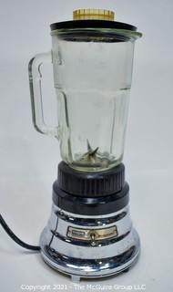 Vintage Waring Electric Blender With Chrome Base and Glass Pitcher.