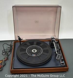 Vintage BIC 940 Automatic Belt Drive Turntable w/stylus + Dust Cover. Platter does not rotate.