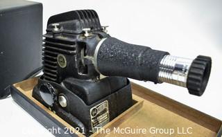 Vintage Golde Manumatic Slide Projector No. 300-P-1042 Blower Cooled Working. Comes with carrying case. 