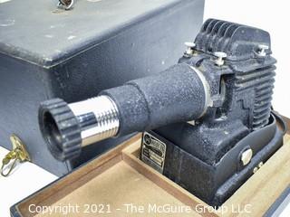 Vintage Golde Manumatic Slide Projector No. 300-P-1042 Blower Cooled Working. Comes with carrying case. 