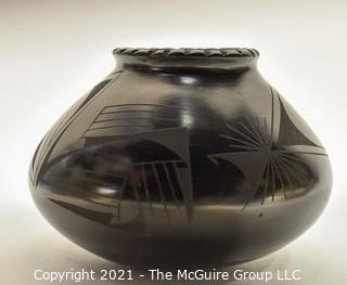 Mata Ortiz Casas Grandes By Manuel Quezada Black On Black Pottery Vase Seed Bowl