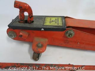 3000 lb. Hydraulic Floor Roller Jack