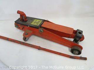 3000 lb. Hydraulic Floor Roller Jack