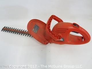 Black and Decker 16" corded hedge trimmer 