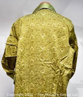 Green Chinese Silk Embroidered Kimono Style Robe, Large.